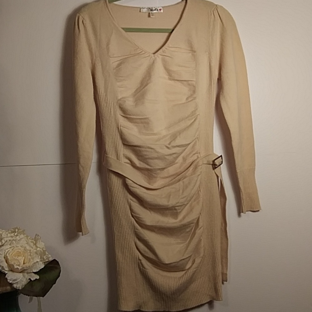 I'M IN LOVE WITH "DEREK" SWEATER DRESS.SIZE..LARGE